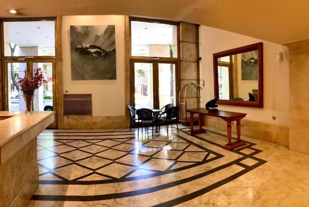 Apartamento Lujoso Departamento En La Mejor Ubicacion De La Ciudad De Mendoza, Con Vista A La Montana Y Piscina