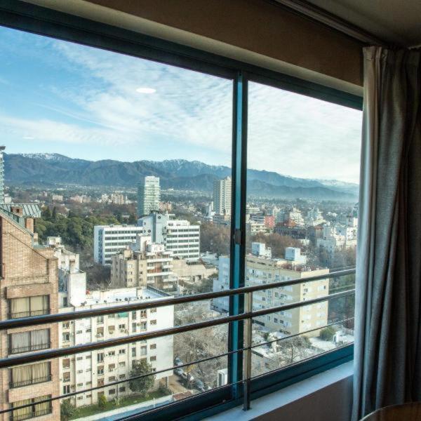 Lujoso Departamento En La Mejor Ubicacion De La Ciudad De Mendoza, Con Vista A La Montana Y Piscina Apartamento