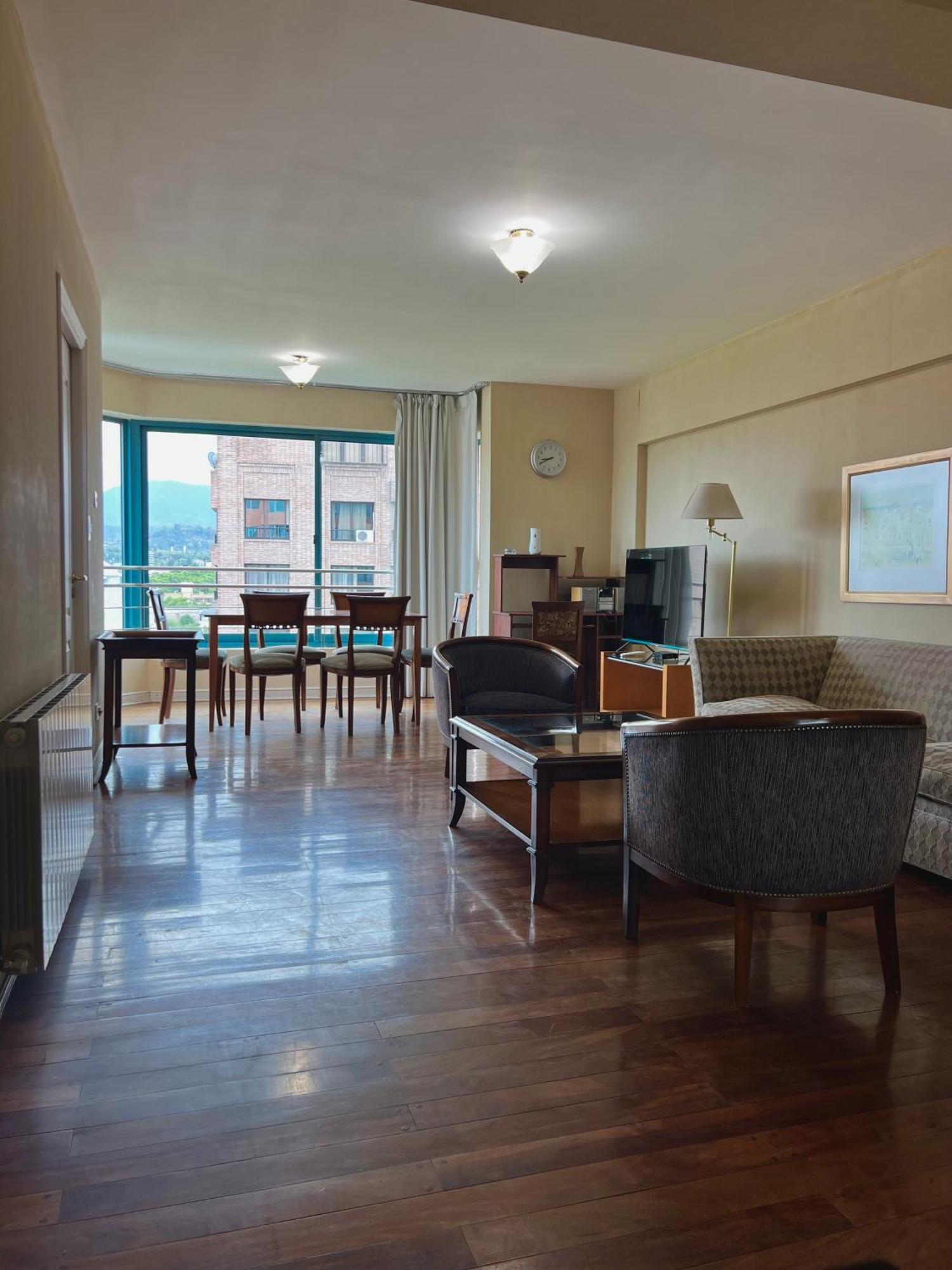 Lujoso Departamento En La Mejor Ubicacion De La Ciudad De Mendoza, Con Vista A La Montana Y Piscina Apartamento *