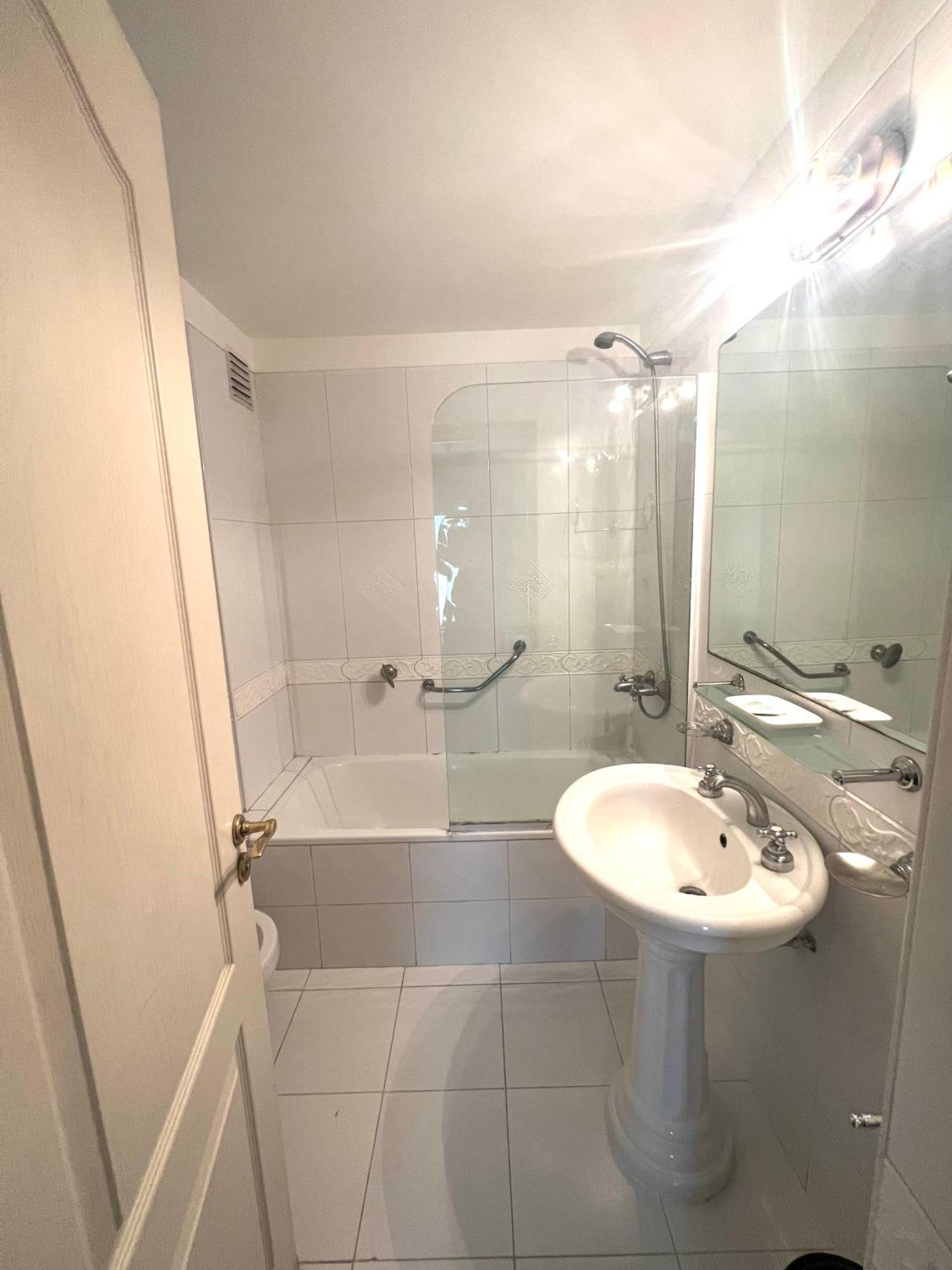 Lujoso Departamento En La Mejor Ubicacion De La Ciudad De Mendoza, Con Vista A La Montana Y Piscina Apartamento