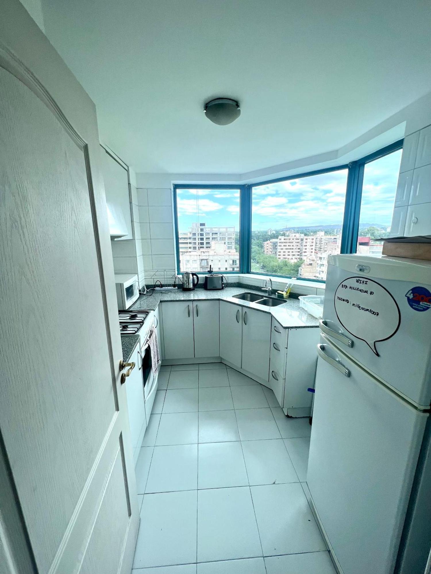 Lujoso Departamento En La Mejor Ubicacion De La Ciudad De Mendoza, Con Vista A La Montana Y Piscina Apartamento Mendoza